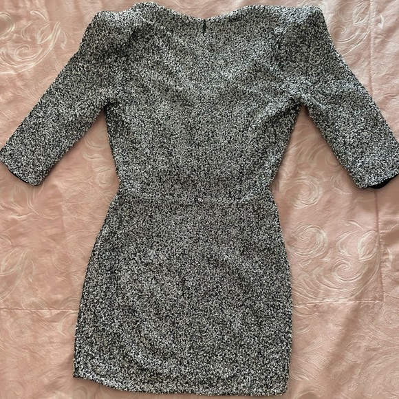 Iro dress - Picture 3 of 7